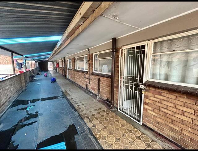 BUSINESS FOR SALE IN SPRINGS CENTRAL